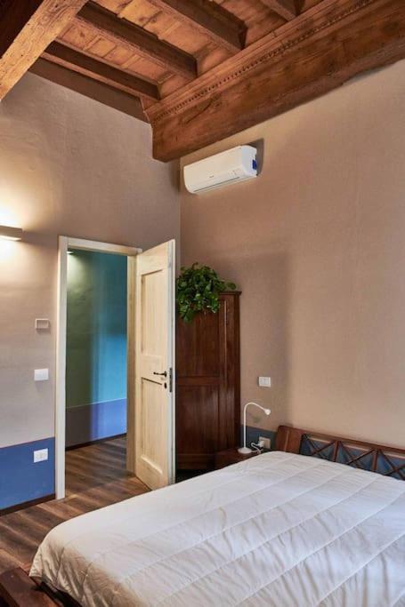 Apartament Casa Asja: Cromatismo In Centro Storico Cesena Zewnętrze zdjęcie