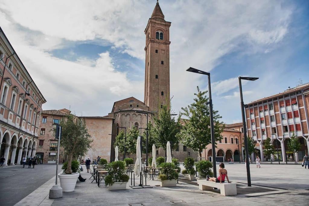 Apartament Casa Asja: Cromatismo In Centro Storico Cesena Zewnętrze zdjęcie